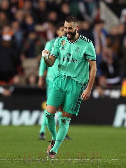 皇马2米巨人太忙!3次超燃神扑 齐祖:他拯救我们 皇马2米巨人太忙!3次超燃神扑 齐祖:他拯救我们