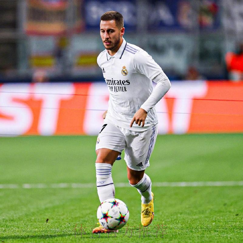 光速减肥 皇马发阿扎尔举铁图 力证大肚腩早没了